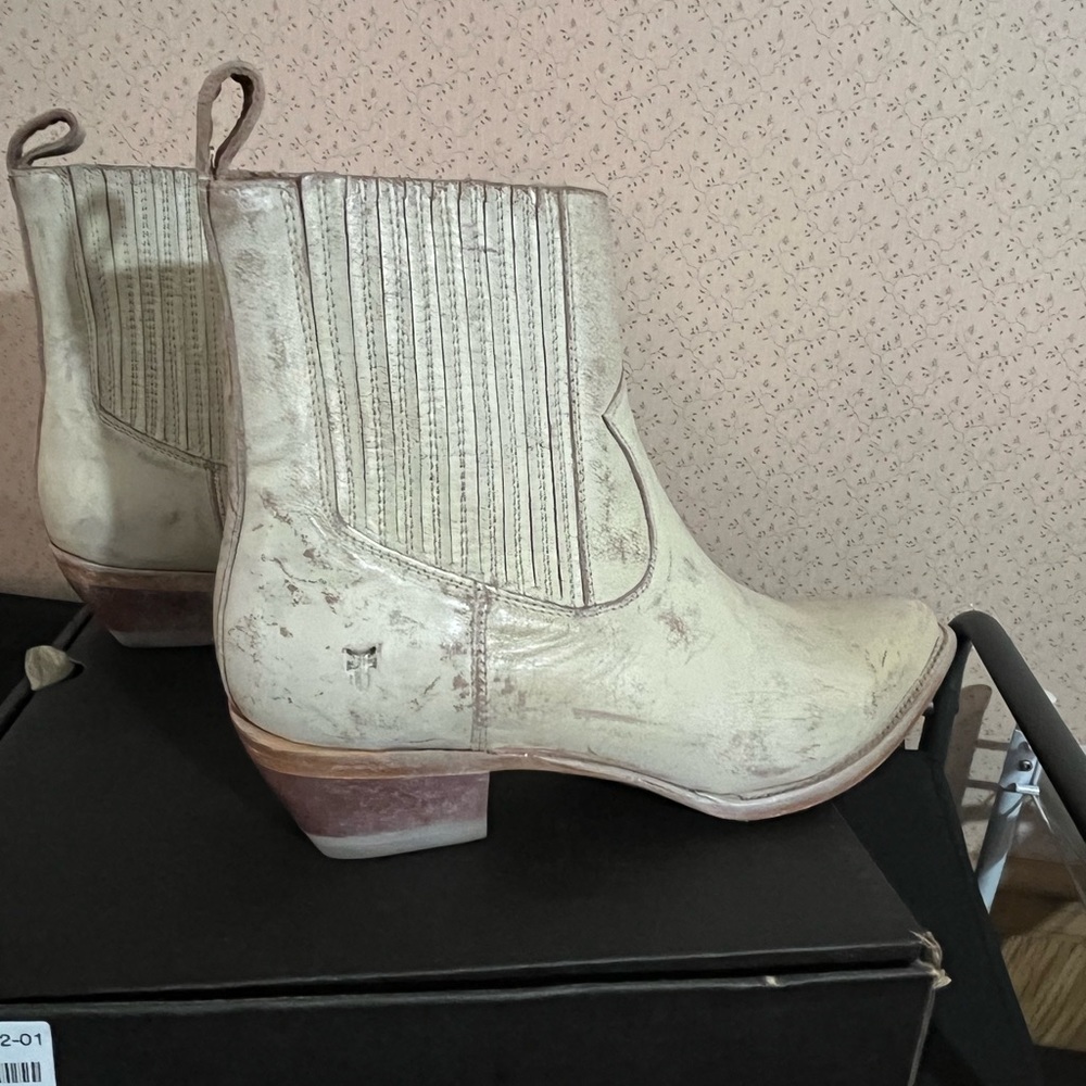 *New* Sacha Chelsea boot by Frye